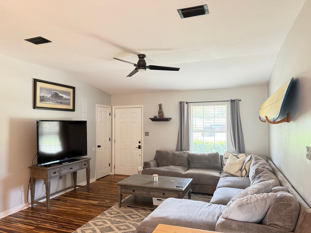 2601 Edgewood Dr - Photo 2 of 11
