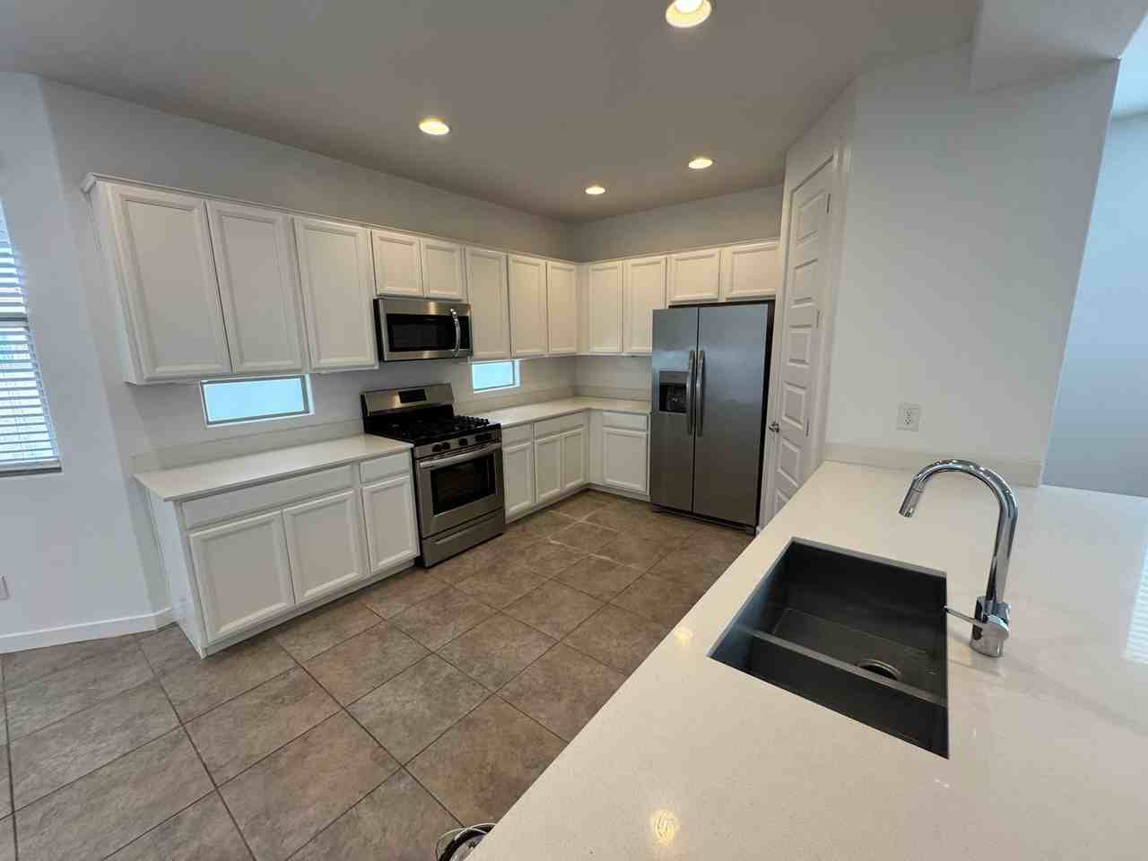 24515 N 165th Ave - Photo 4 of 41