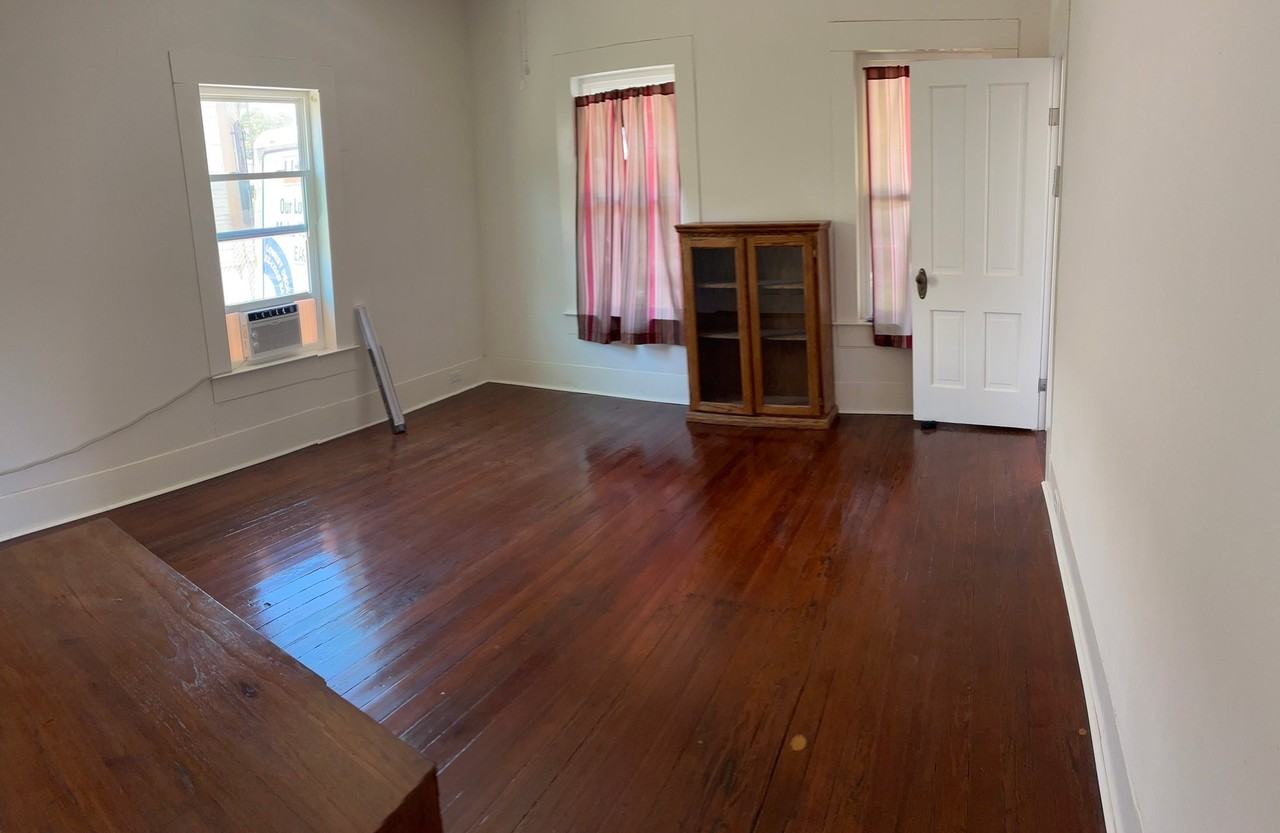 222 E Theo Ave - Photo 4 of 8