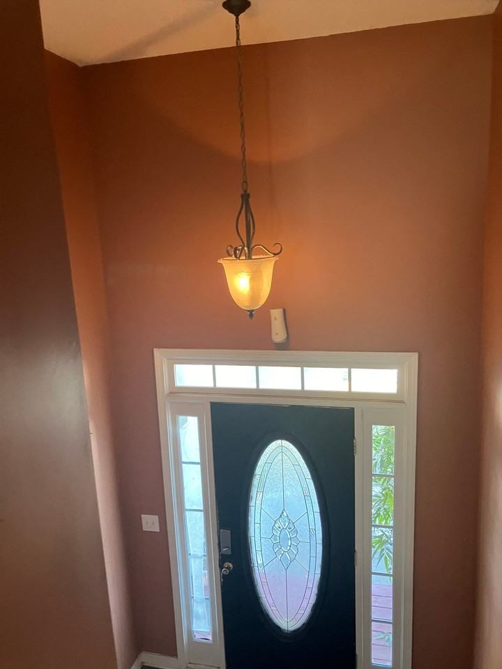 221 Omega Ct - Photo 2 of 8