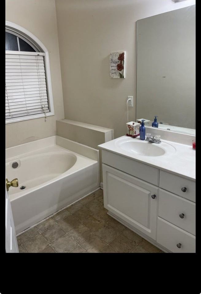 221 Omega Ct - Photo 7 of 8