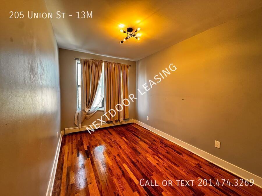 205 Union St #13M - Photo 3 of 4