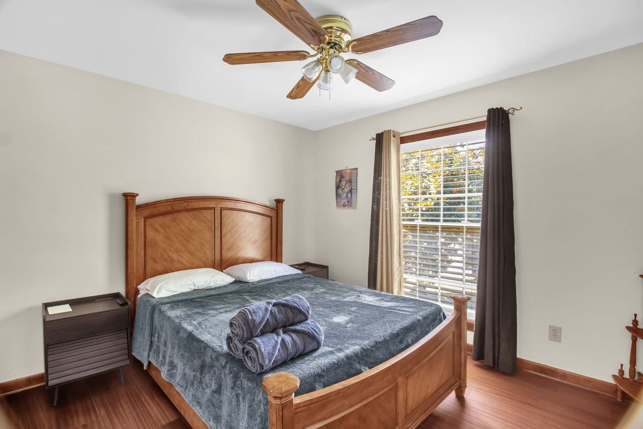 195 Saratoga St - Photo 3 of 17