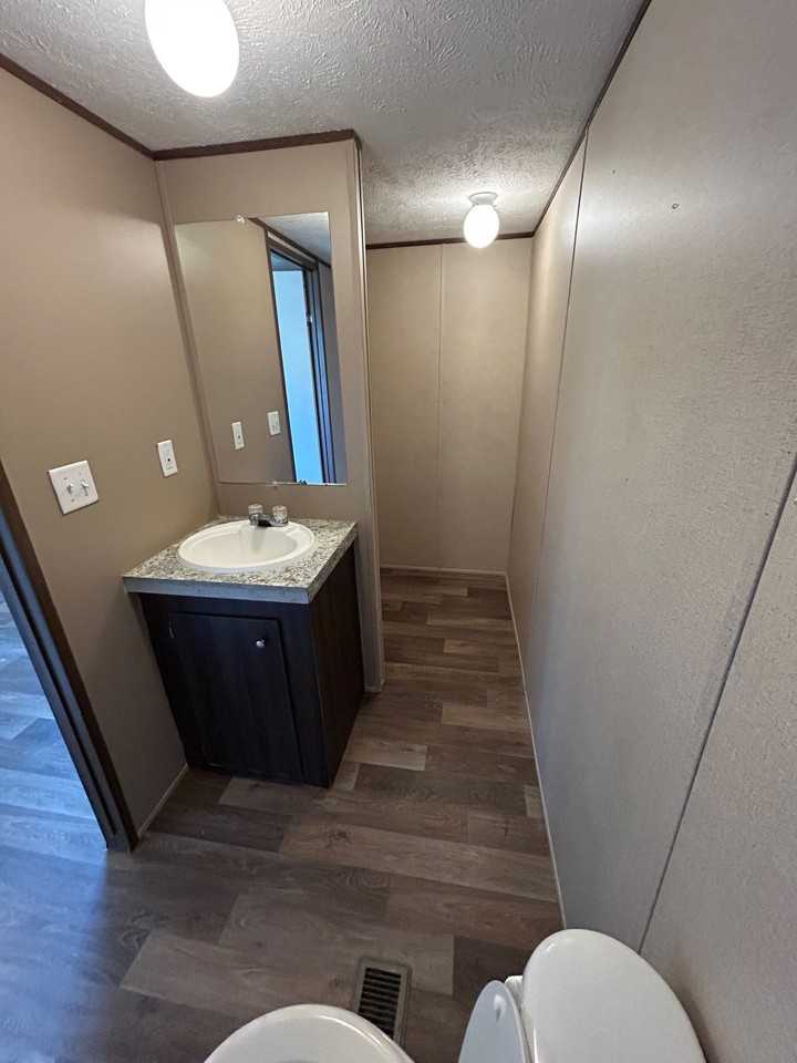 1501 Thomas Dr - Photo 5 of 9