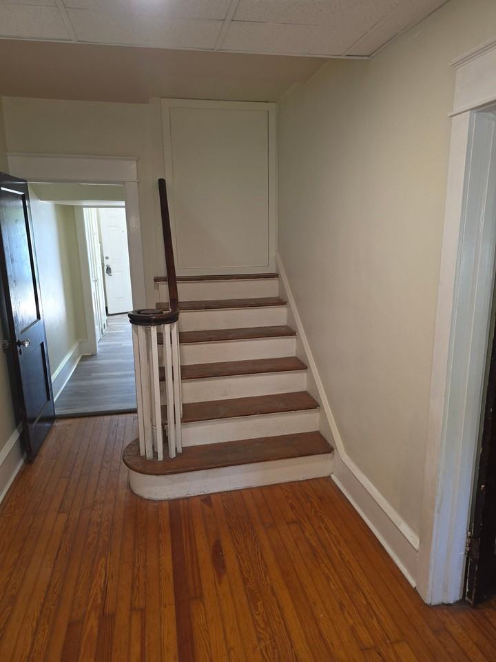 579 13th St #1stFL - Photo 6 of 12