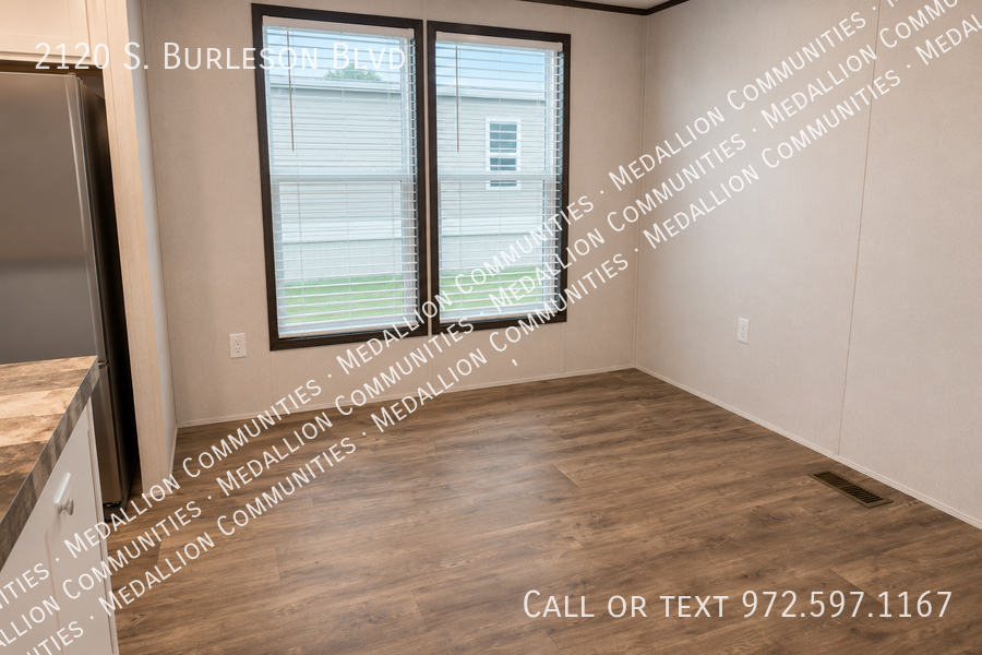 2120 S Burleson Blvd - Photo 2 of 12