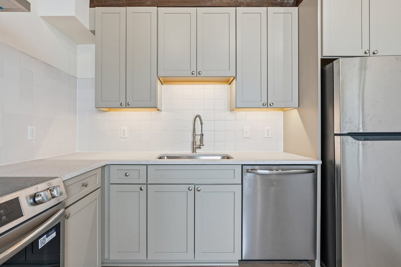 1546 Selby Ave #2 - Photo 6 of 11