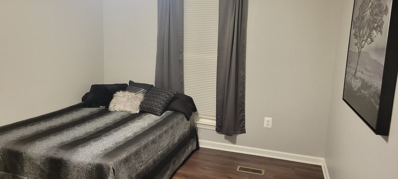 1429 Boulder Ln - Photo 2 of 7