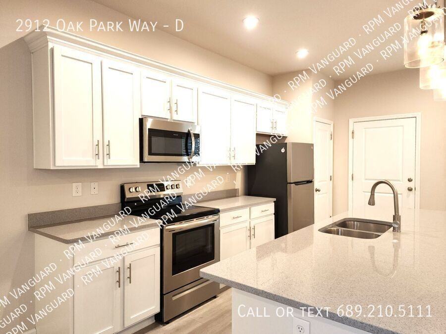 2912 Oak Park Way #D - Photo 2 of 17