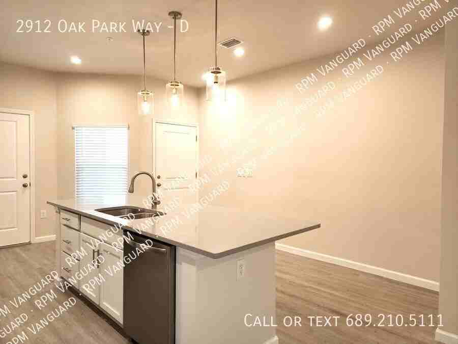 2912 Oak Park Way #D - Photo 3 of 17