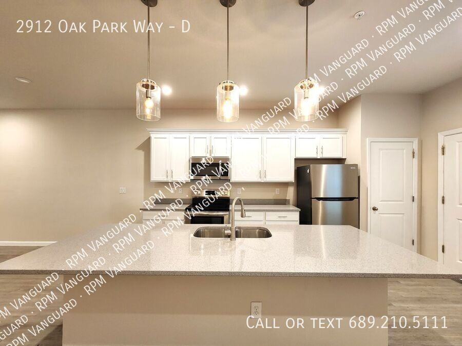 2912 Oak Park Way #D - Photo 4 of 17