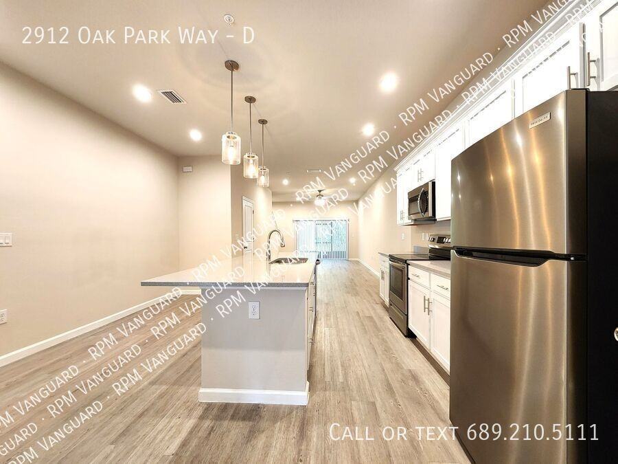 2912 Oak Park Way #D - Photo 5 of 17