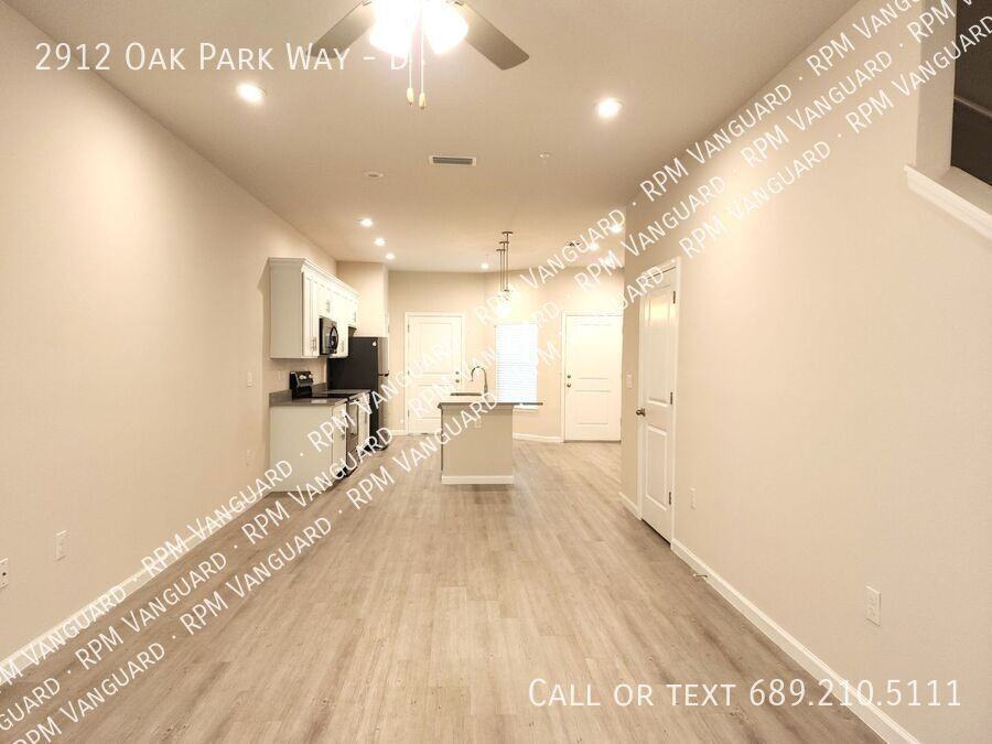 2912 Oak Park Way #D - Photo 7 of 17