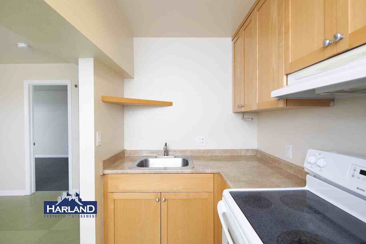 3047 University Ave Ste 303 - Photo 5 of 10