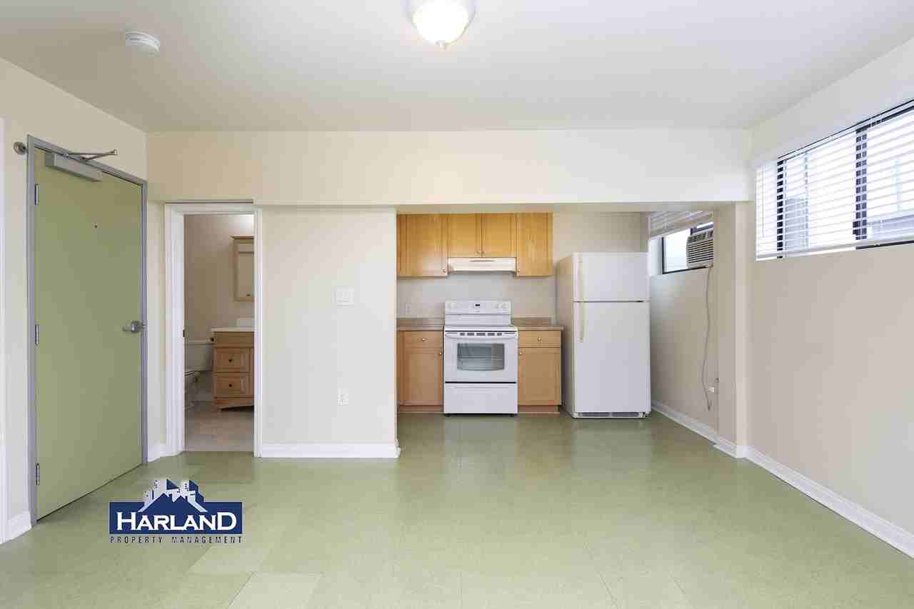 3047 University Ave Ste 303 - Photo 7 of 10