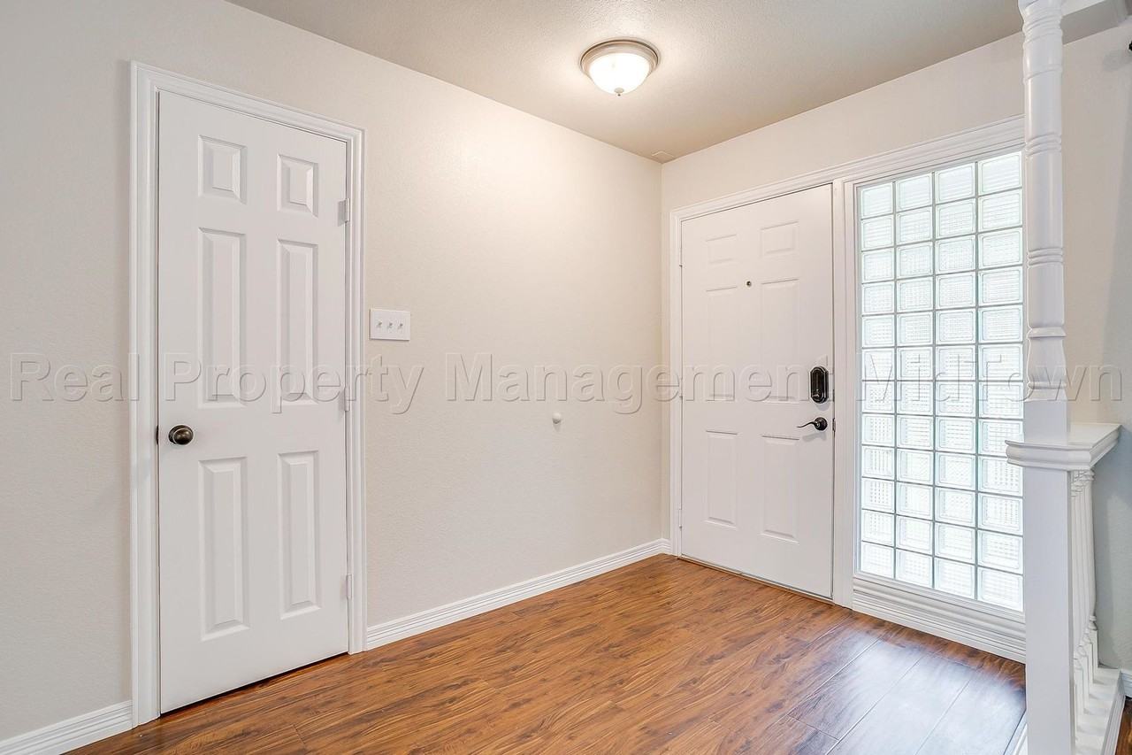1813 Thomas Pl - Photo 7 of 38