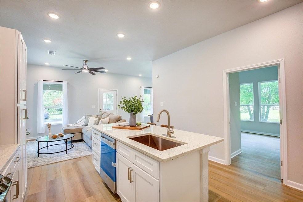 411 N Josephine St - Photo 6 of 13