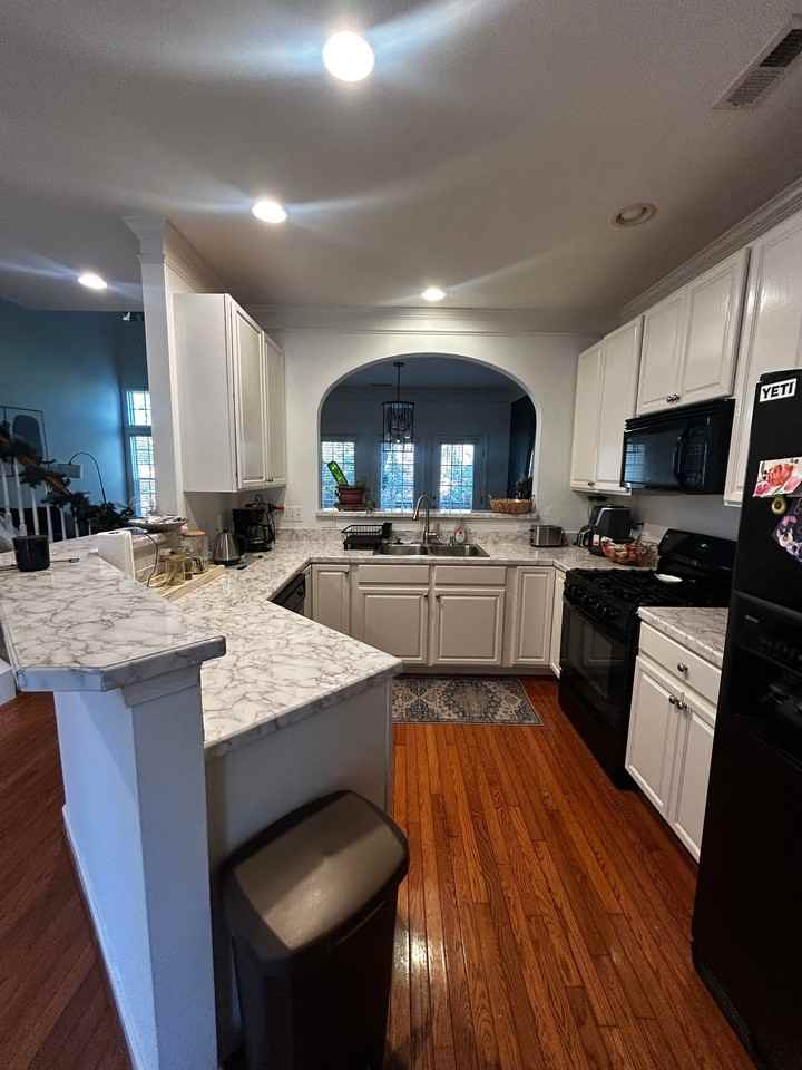 841 Saratoga Dr - Photo 2 of 5