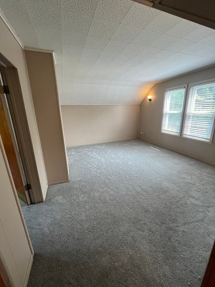 1110 Humphrey St #2 - Photo 6 of 10