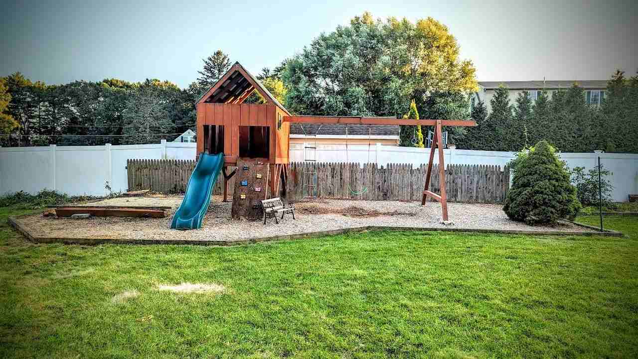 43 Nabnasset St - Photo 5 of 20