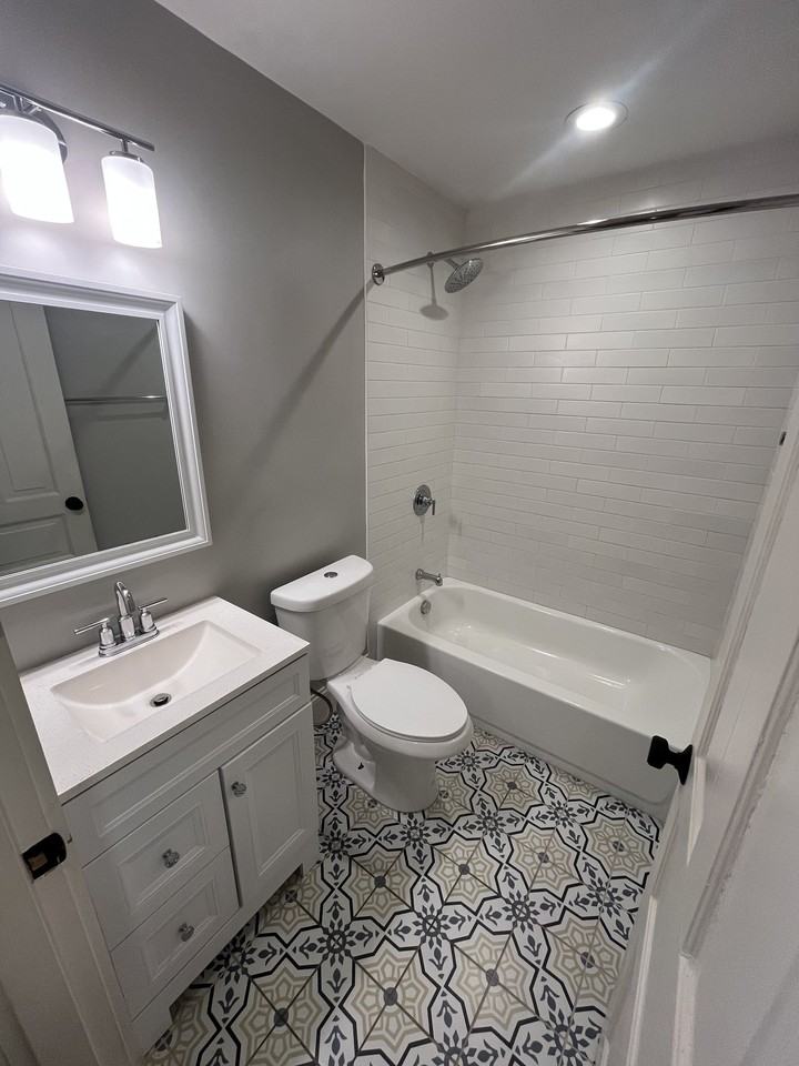 2040 Russell Blvd - Photo 2 of 16