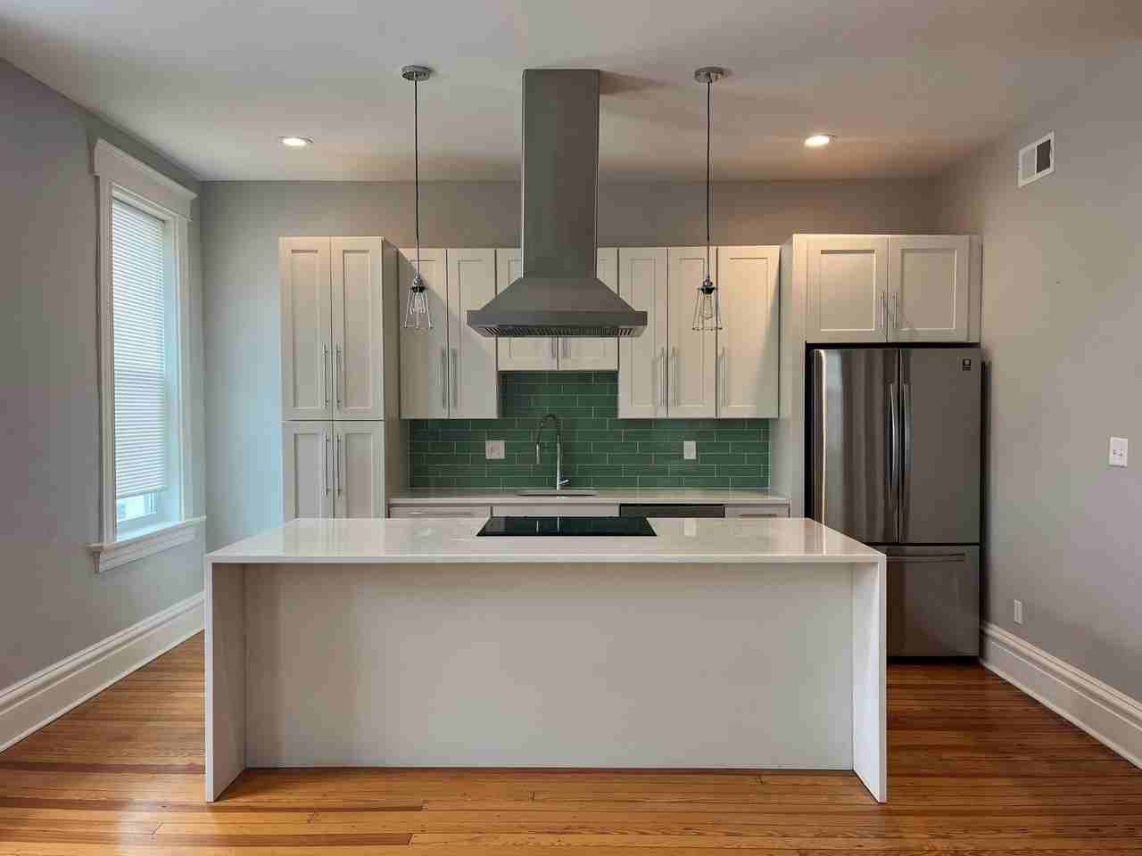 2040 Russell Blvd - Photo 7 of 16
