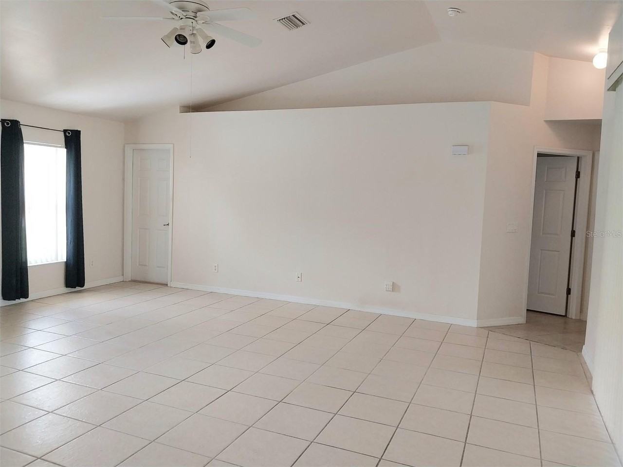 1695 Gauguin Rd - Photo 4 of 18