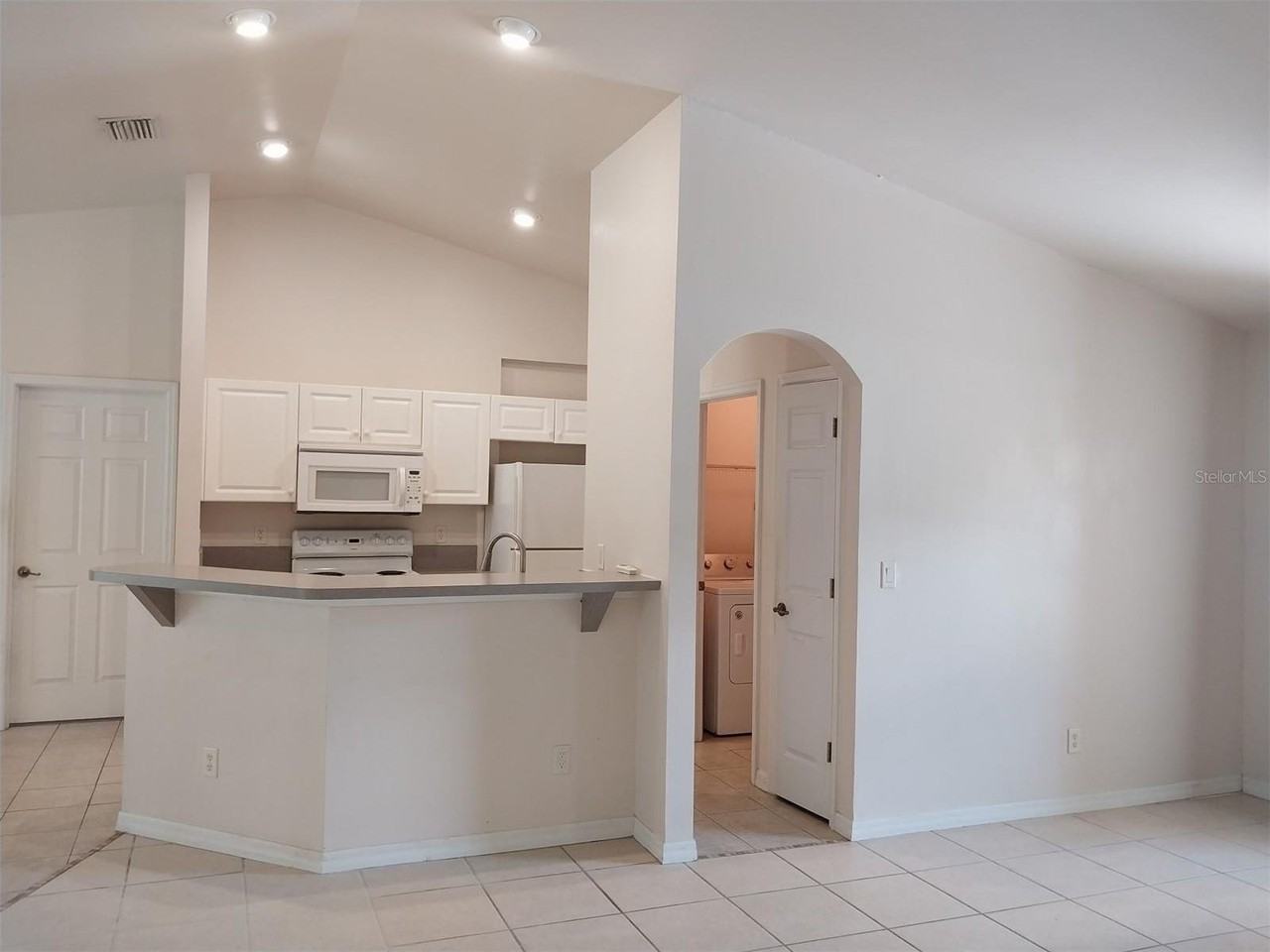 1695 Gauguin Rd - Photo 5 of 18