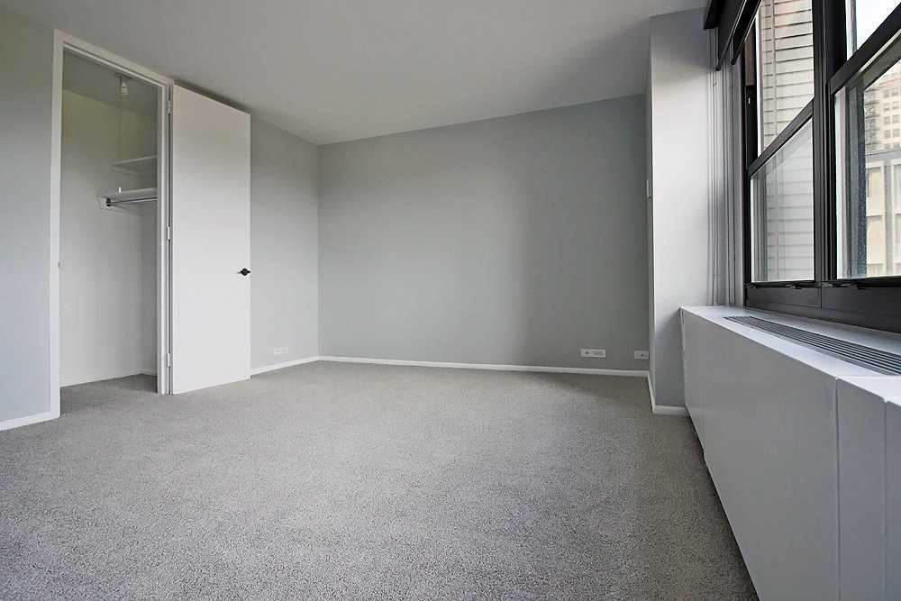 1126 S Michigan Ave - Photo 6 of 18