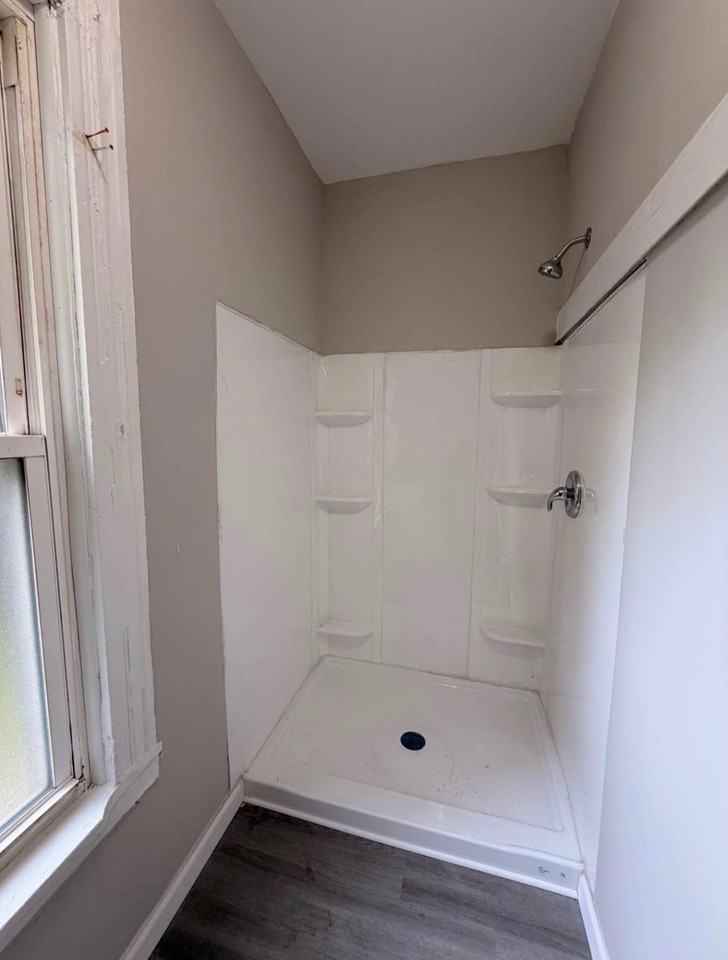 5912 Prosser Ave - Photo 4 of 10
