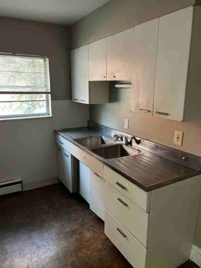 4790 Clevesdale Dr #1 - Photo 3 of 8