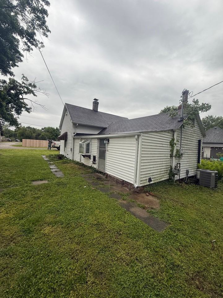 533 Higgins St - Photo 5 of 19