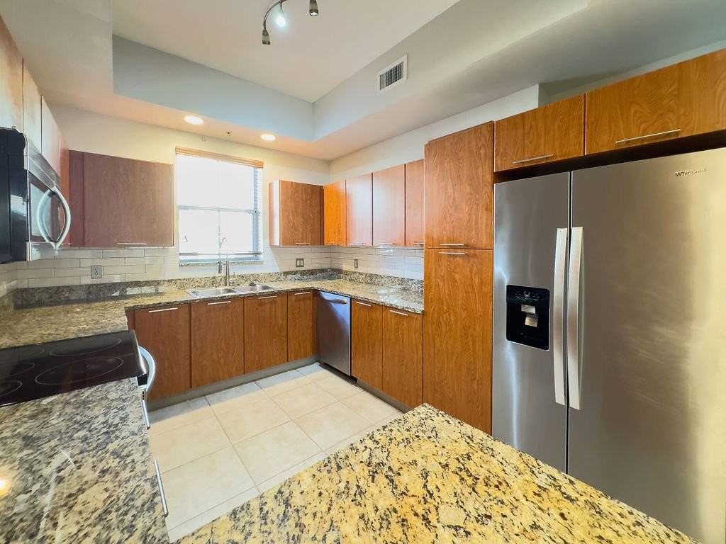 2322 Vintage Dr - Photo 4 of 18