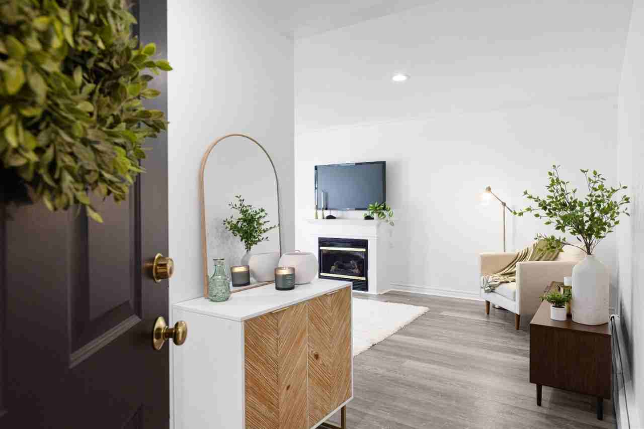 8 Carriage Lane Pl #21A - Photo 2 of 14