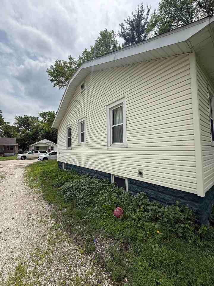 1252 E Whitmer St - Photo 2 of 12