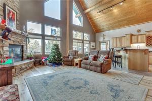 featured image of 430 Parkview Dr