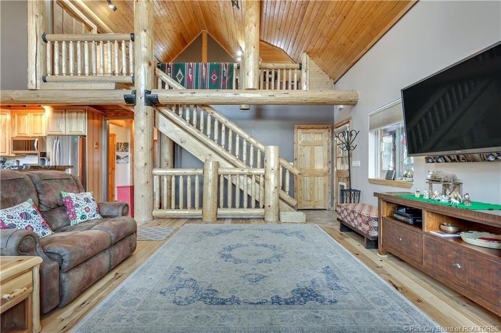 430 Parkview Dr - Photo 3 of 20