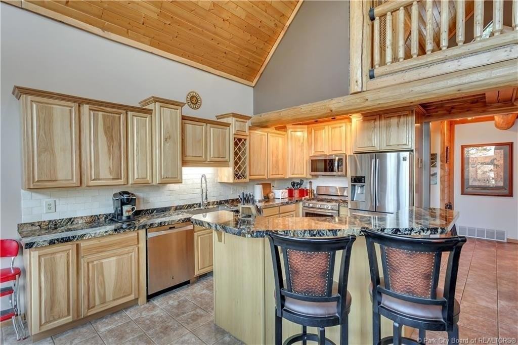 430 Parkview Dr - Photo 5 of 20