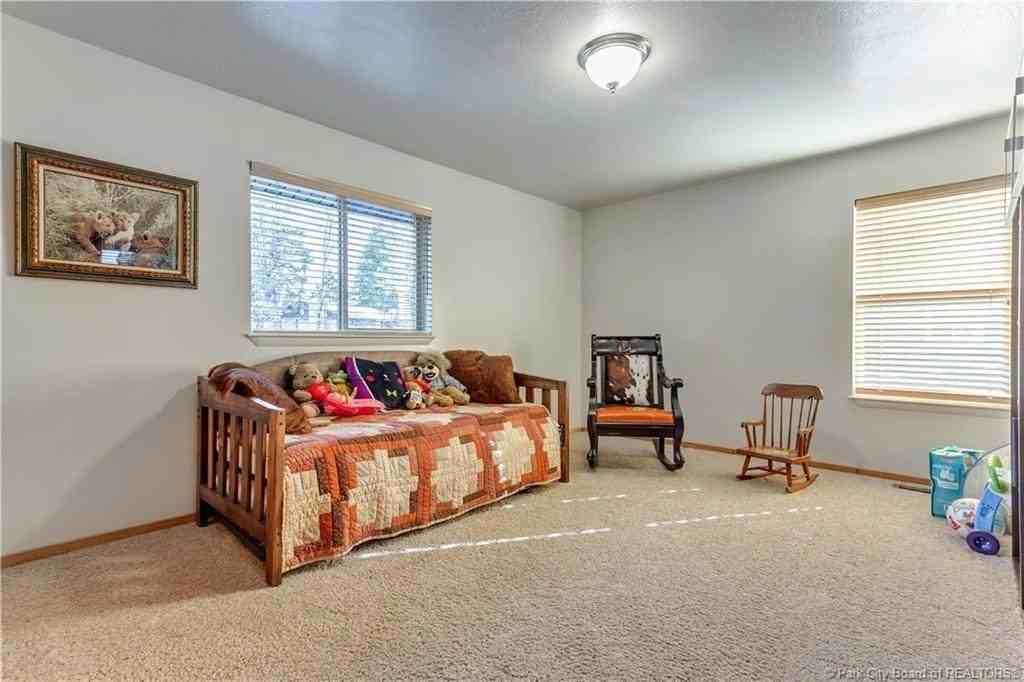 430 Parkview Dr - Photo 6 of 20