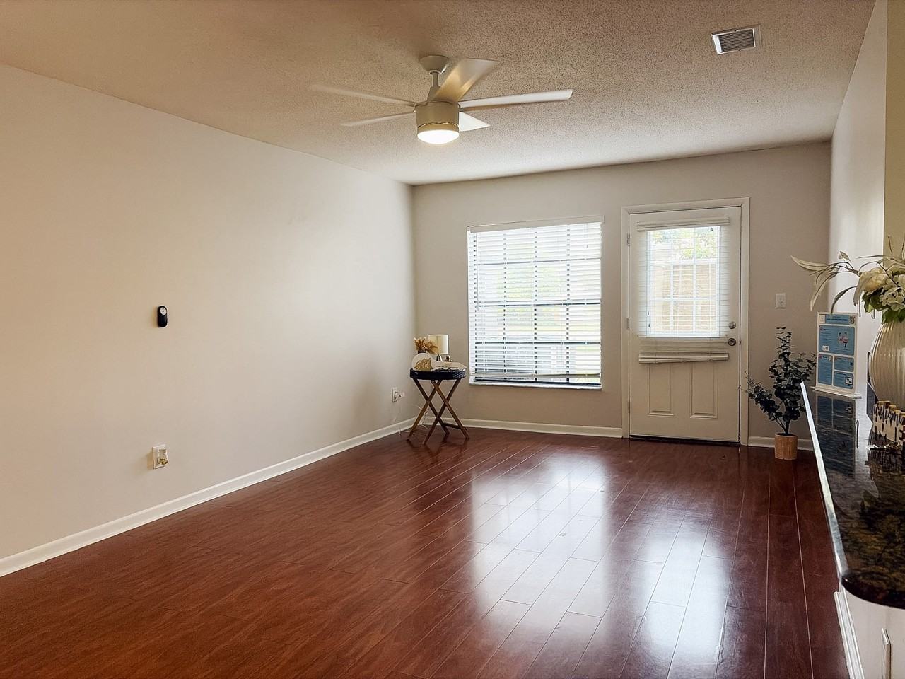 210 S Habana Ave #208B - Photo 2 of 20
