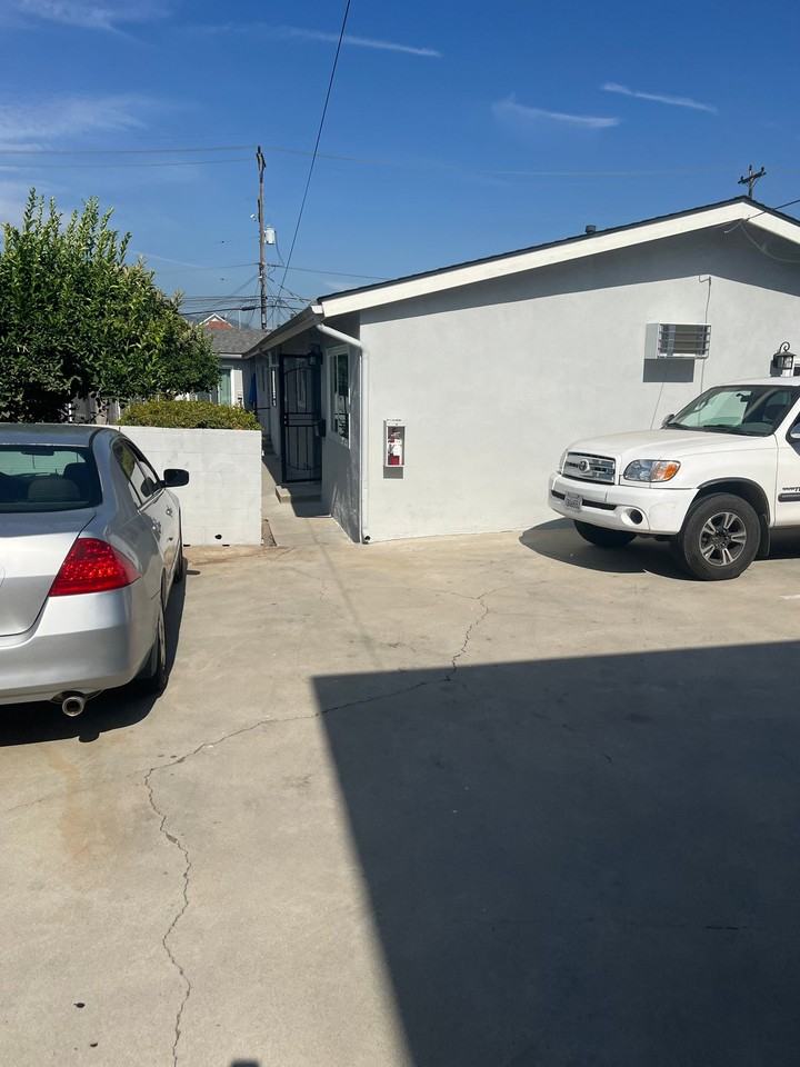 905 Mariposa St #A - Photo 2 of 13