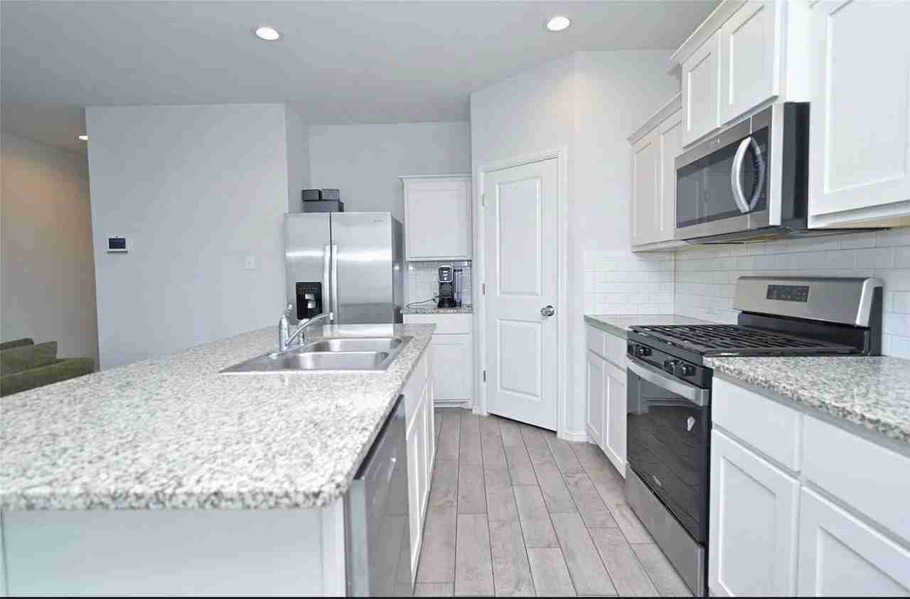 8621 Angel Gardens Dr - Photo 2 of 20