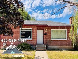 featured image of 1368 Davis Ave