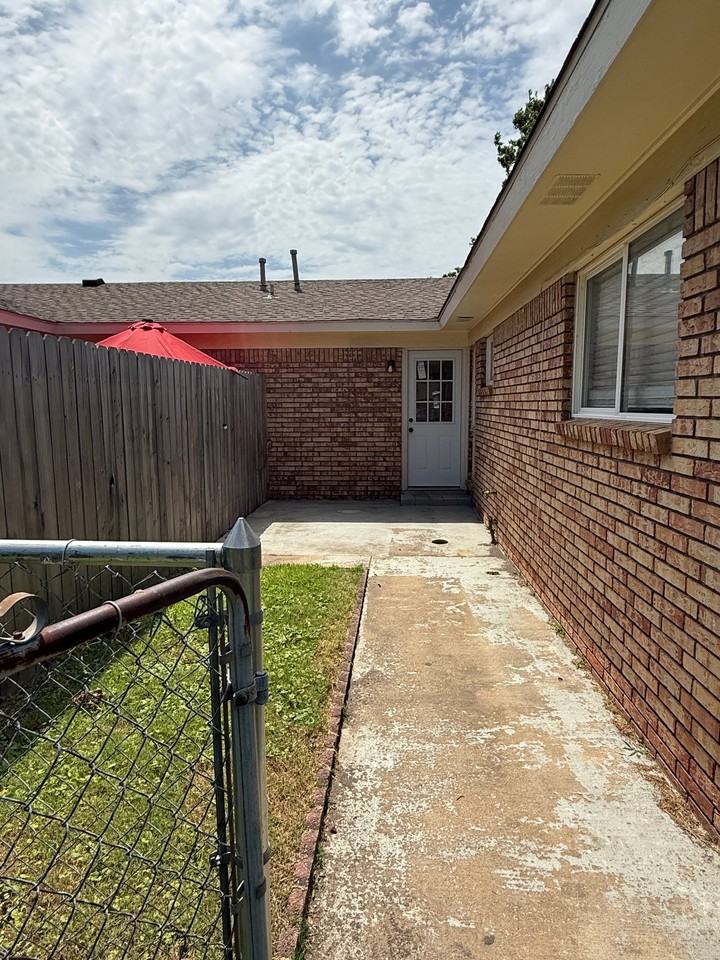 1509 S 67th East Ave - Photo 3 of 14