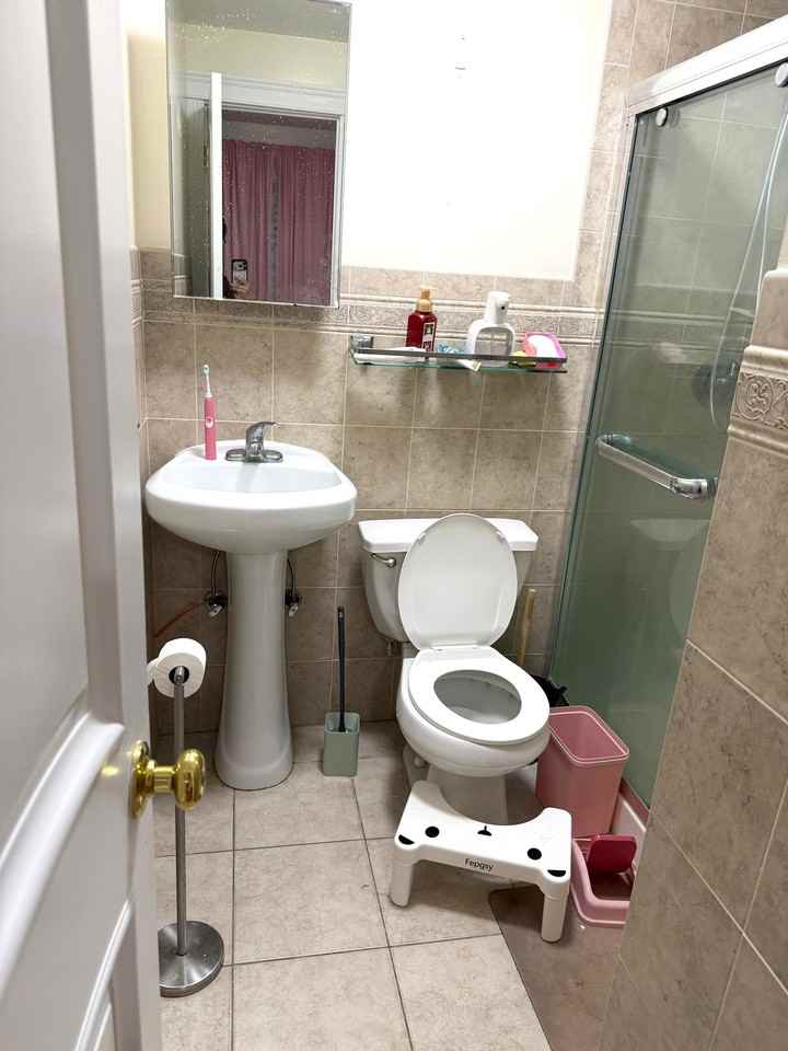 188 Bay 17th St - Photo 4 of 7