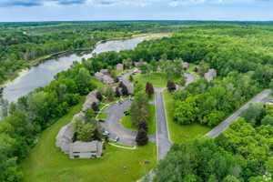 featured image of 2 Meadowbrook Cir #105