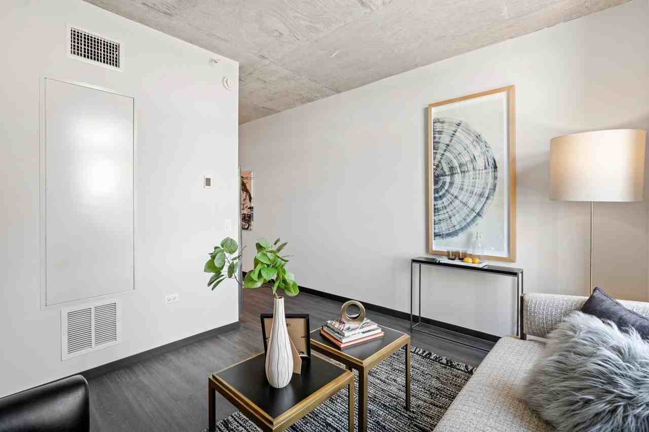 164 N Ashland Ave #C - Photo 2 of 12