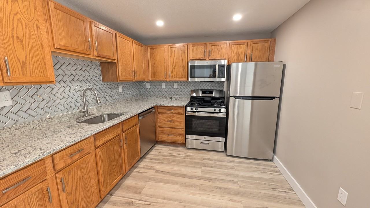 48 Avonwood Rd - Photo 3 of 17
