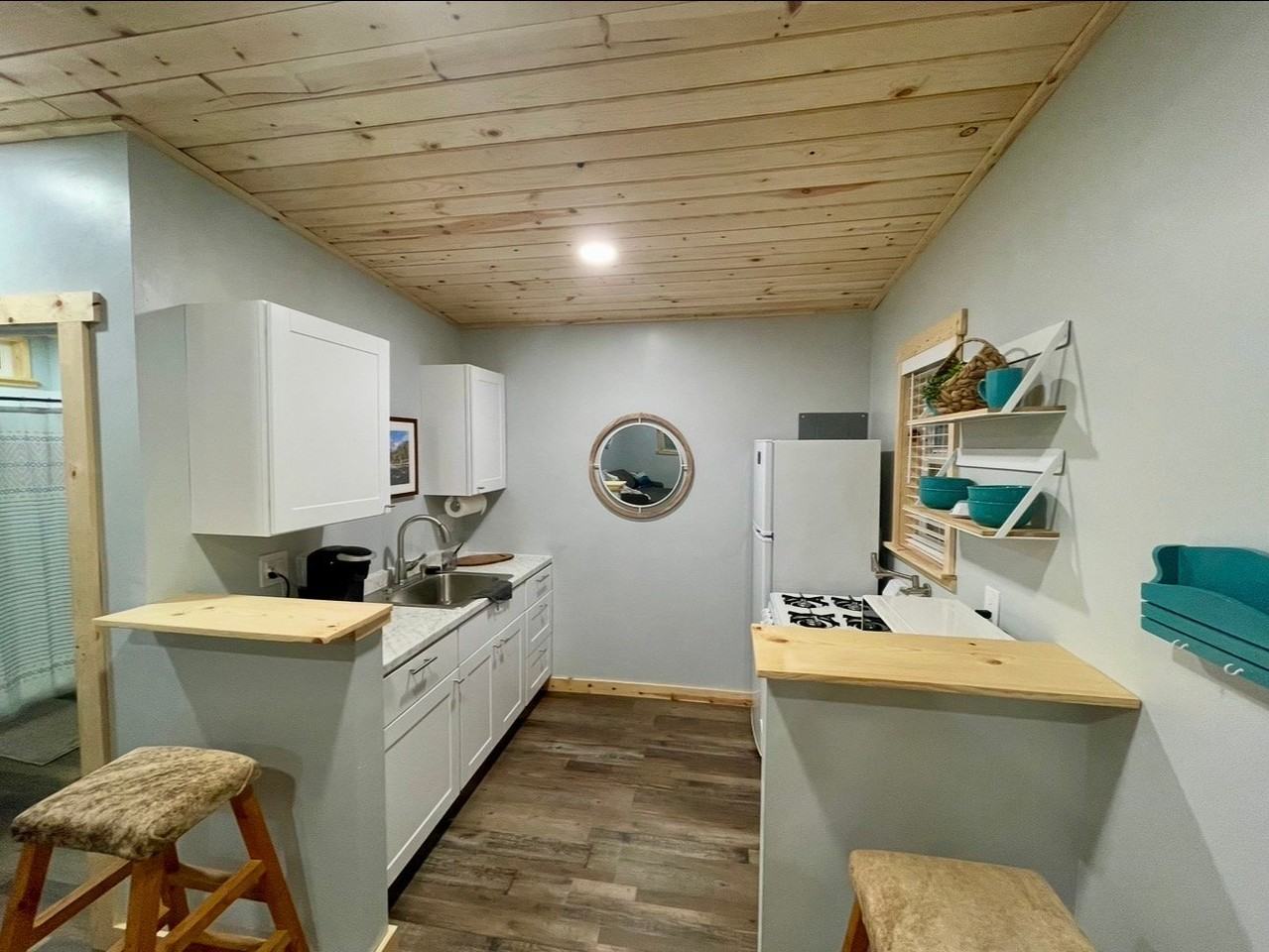 618 Cottonwood Ave - Photo 3 of 11