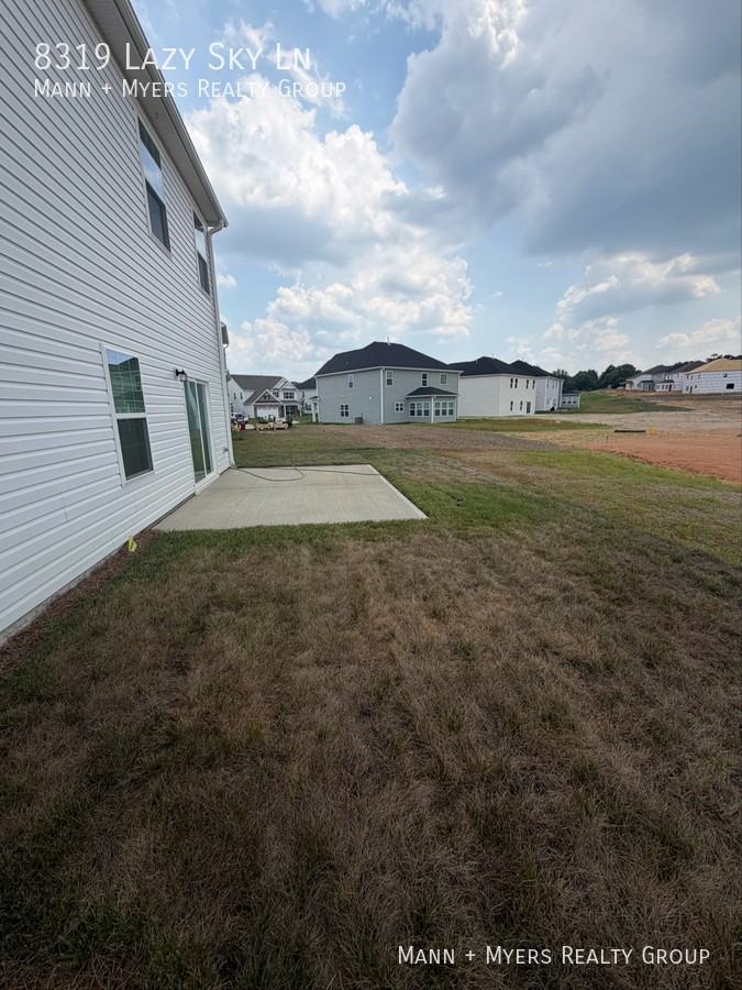 8319 Lazy Sky Ln - Photo 3 of 29